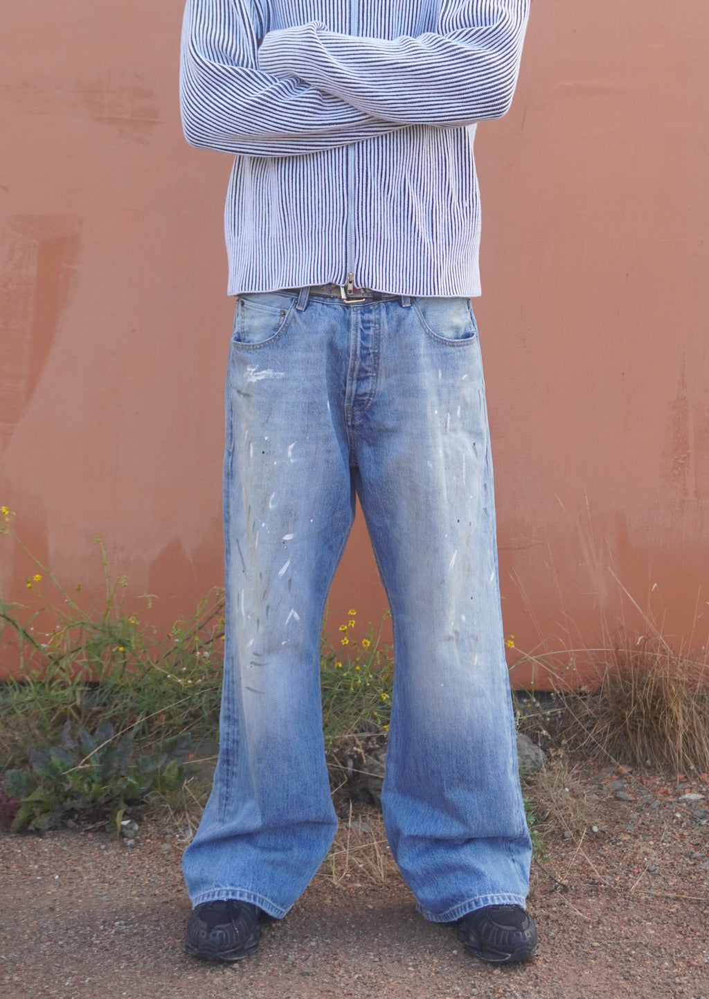 LIGHT BLUE WASH BAGGY JEANS