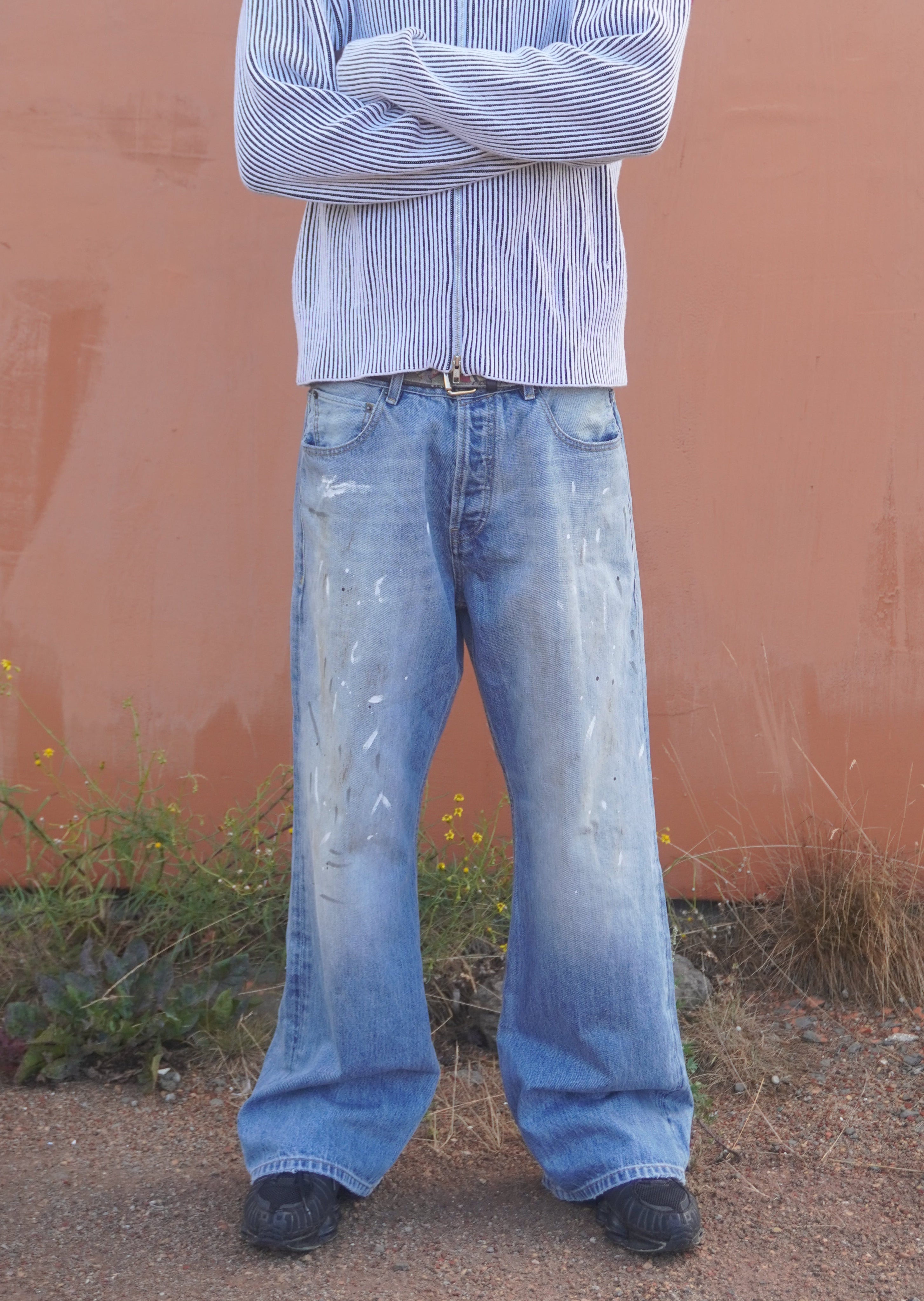 LIGHT BLUE WASH BAGGY JEANS