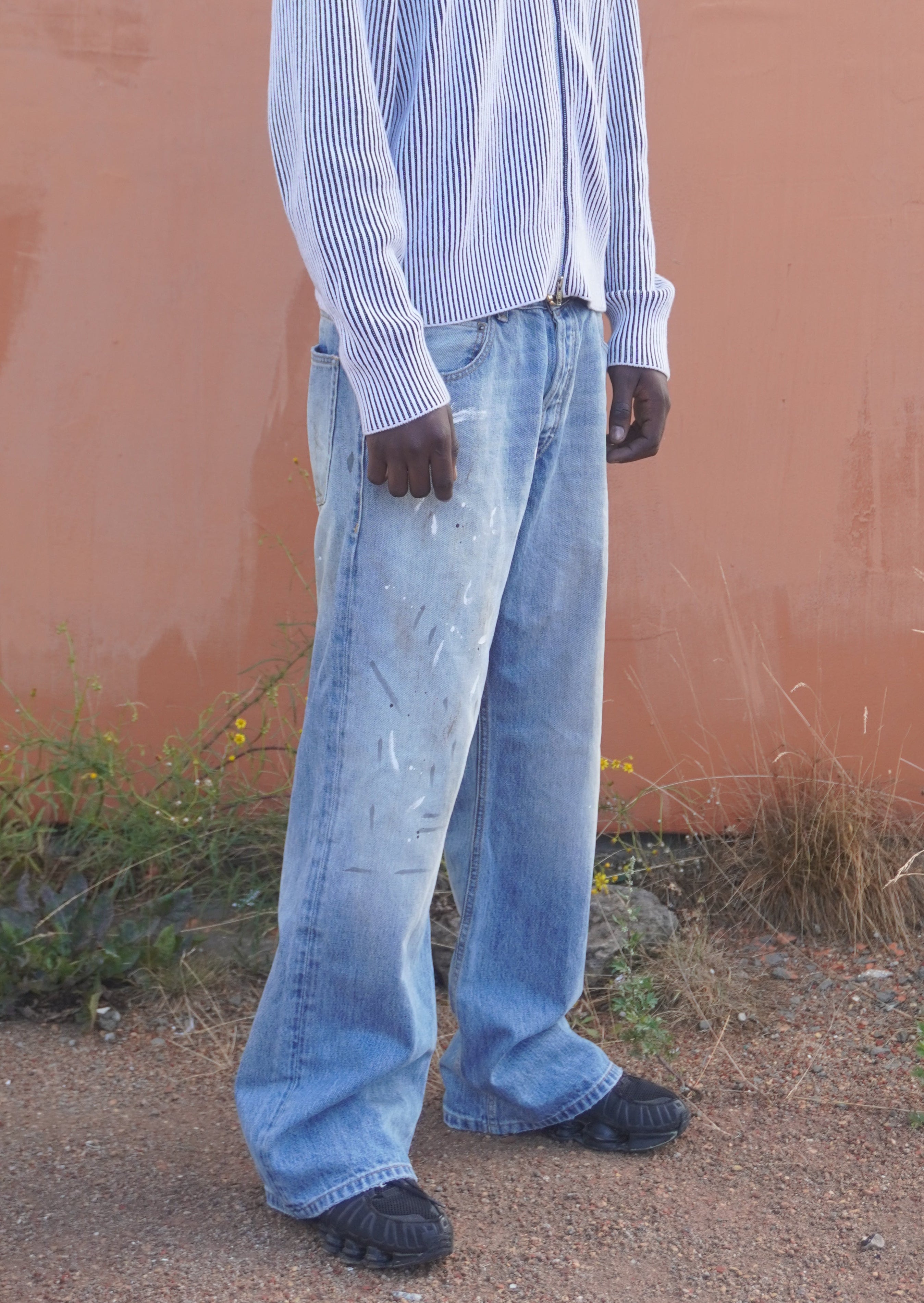 LIGHT BLUE WASH BAGGY JEANS